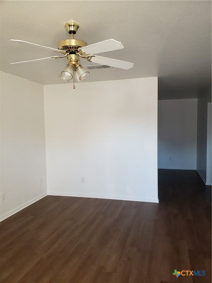 4201 Primrose Dr Unit B - Photo 2 of 7