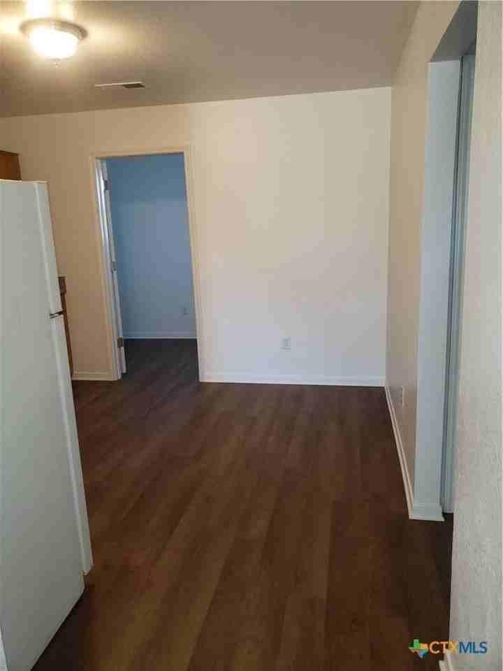 4201 Primrose Dr Unit B - Photo 3 of 7