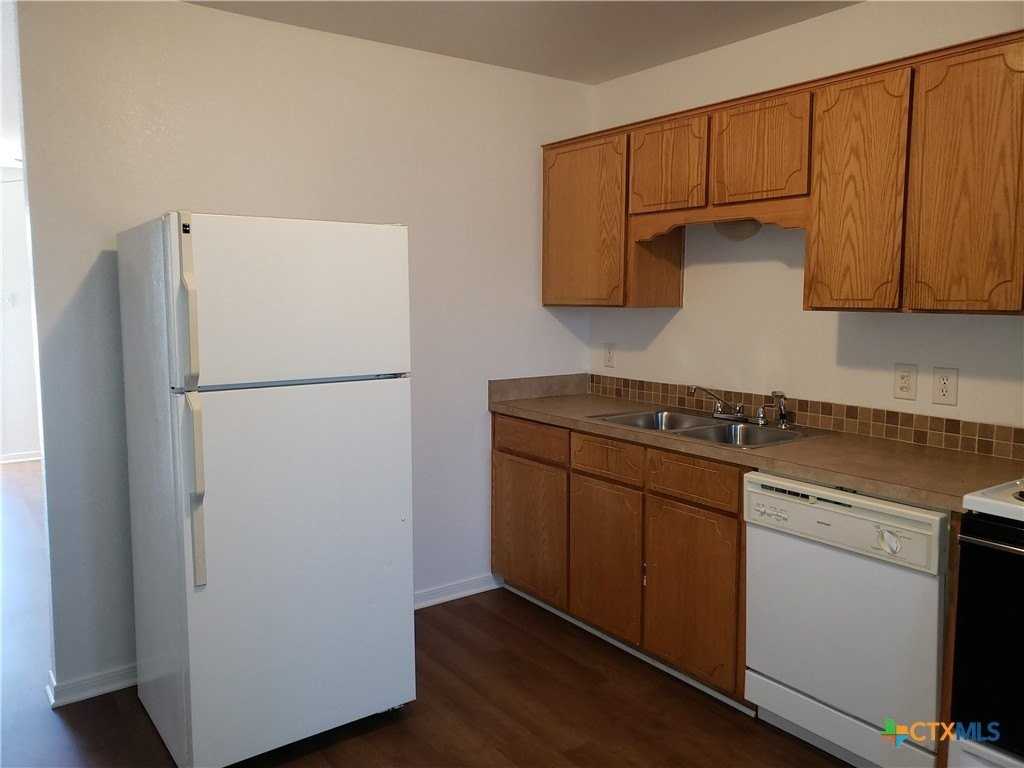 4201 Primrose Dr Unit B - Photo 4 of 7