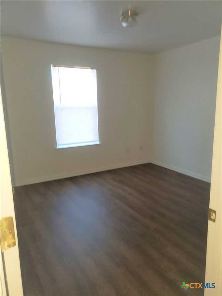 4201 Primrose Dr Unit B - Photo 6 of 7