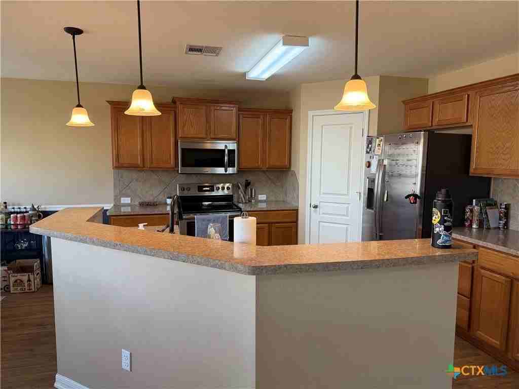 1126 Neuberry Cliffe - Photo 3 of 19