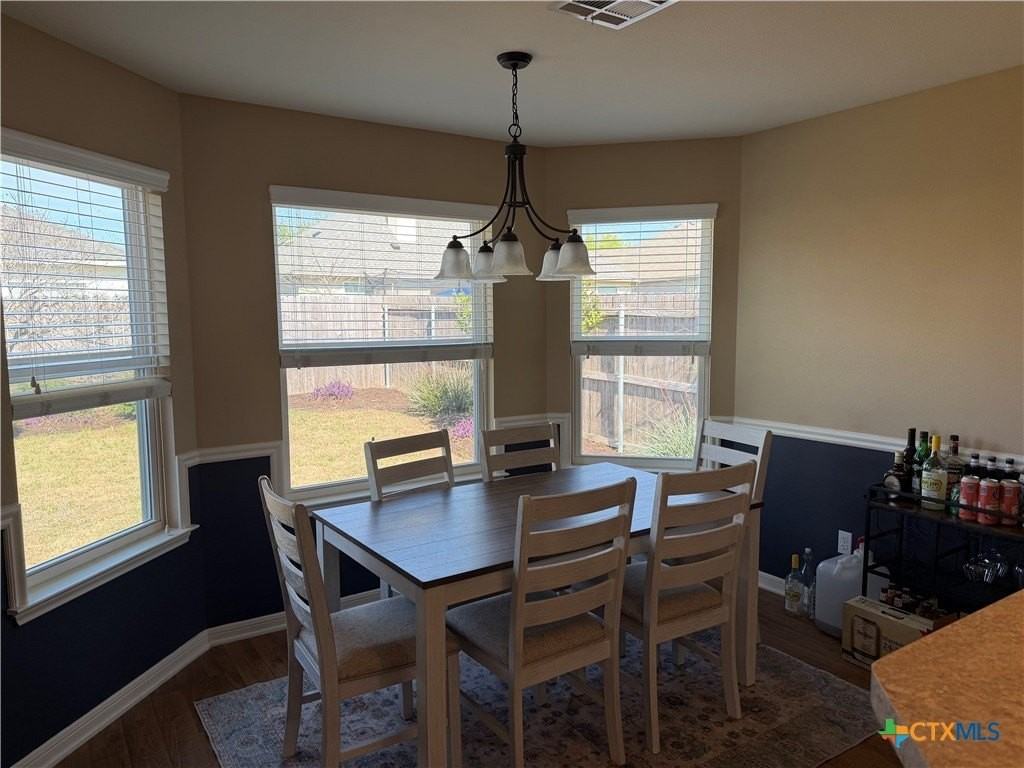 1126 Neuberry Cliffe - Photo 4 of 19