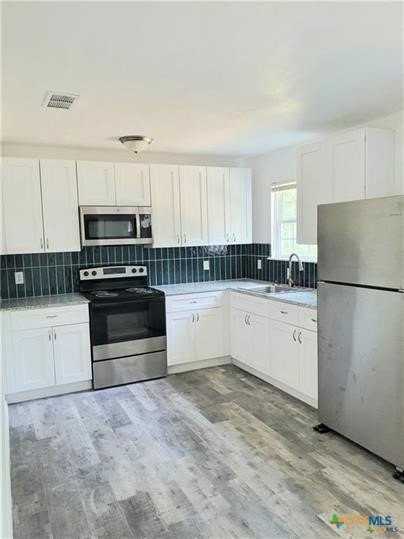 605 N 11th St - Photo 3 of 9