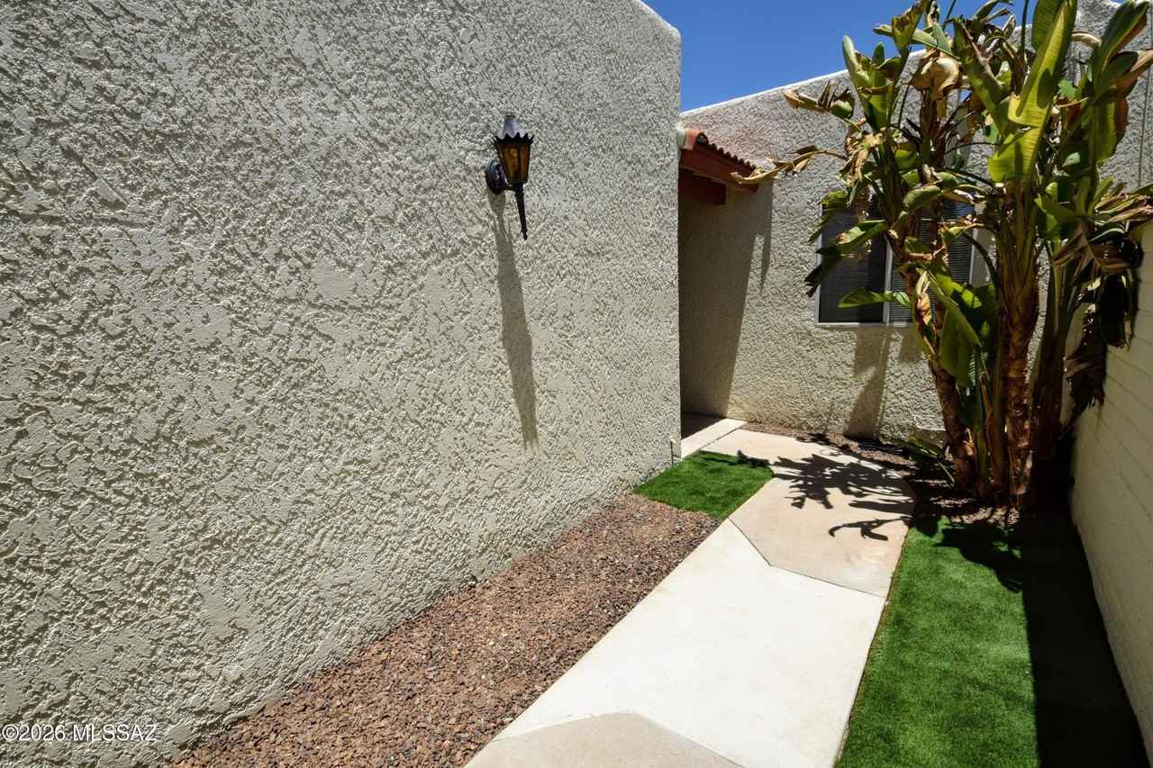 814 N Crescent Ln - Photo 5 of 26