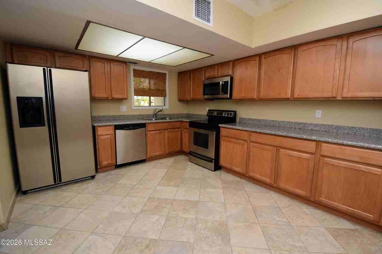 814 N Crescent Ln - Photo 7 of 26