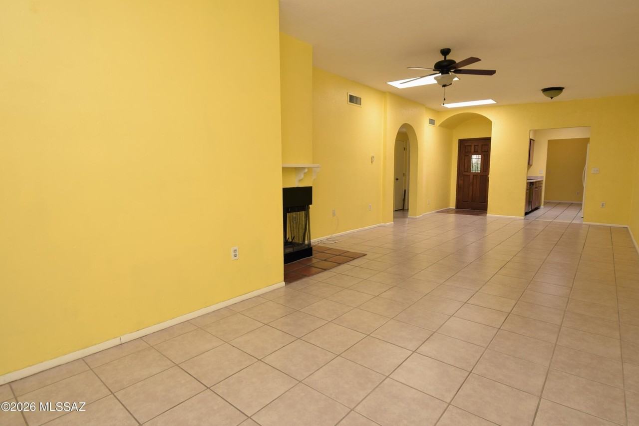 3352 E Popinac Loop - Photo 4 of 23