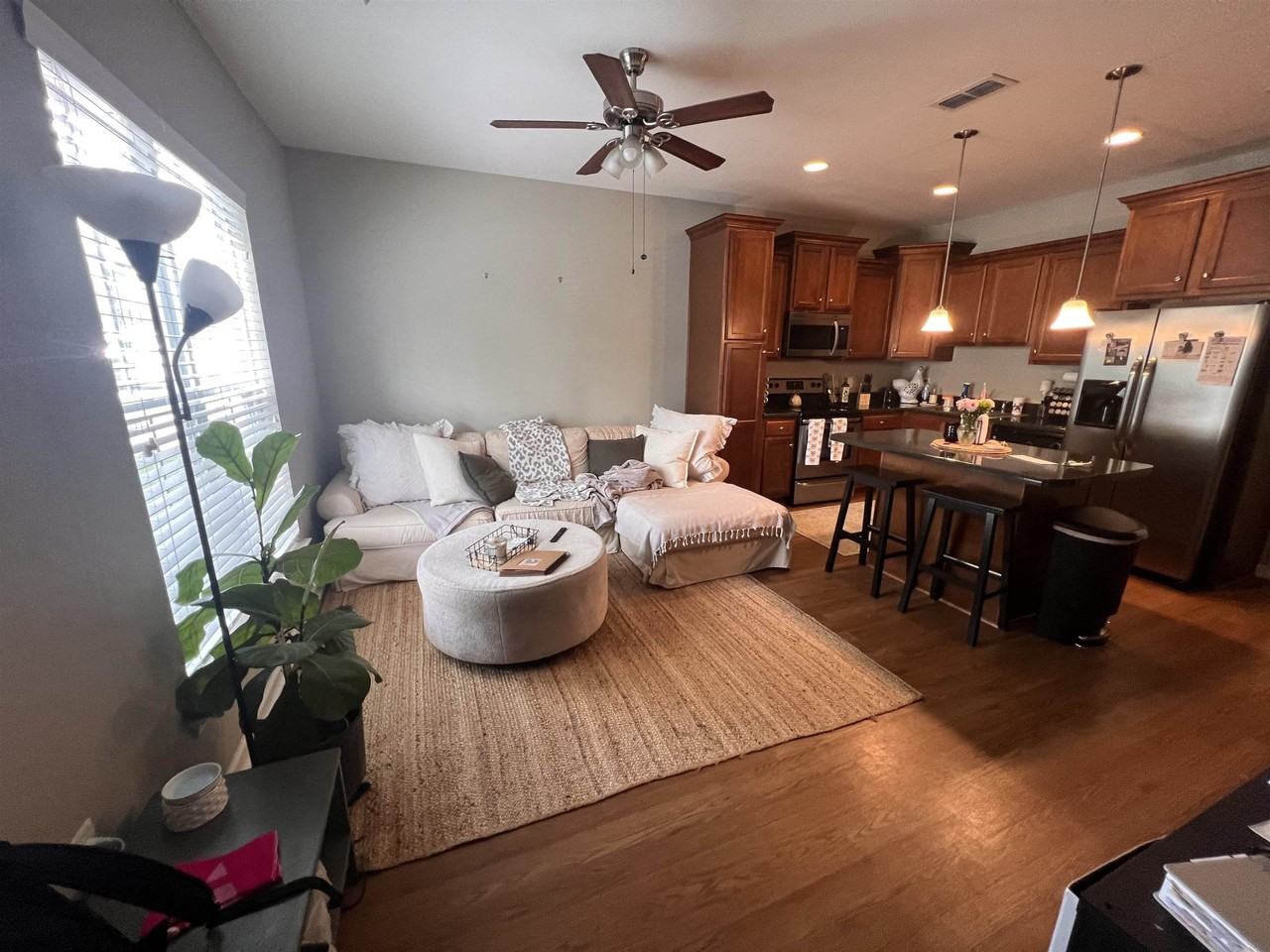 1927 Ann Arbor Ave - Photo 2 of 13