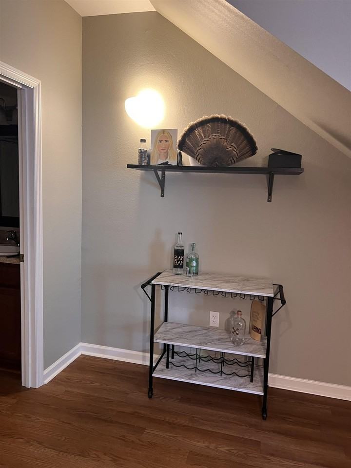 1927 Ann Arbor Ave - Photo 5 of 13