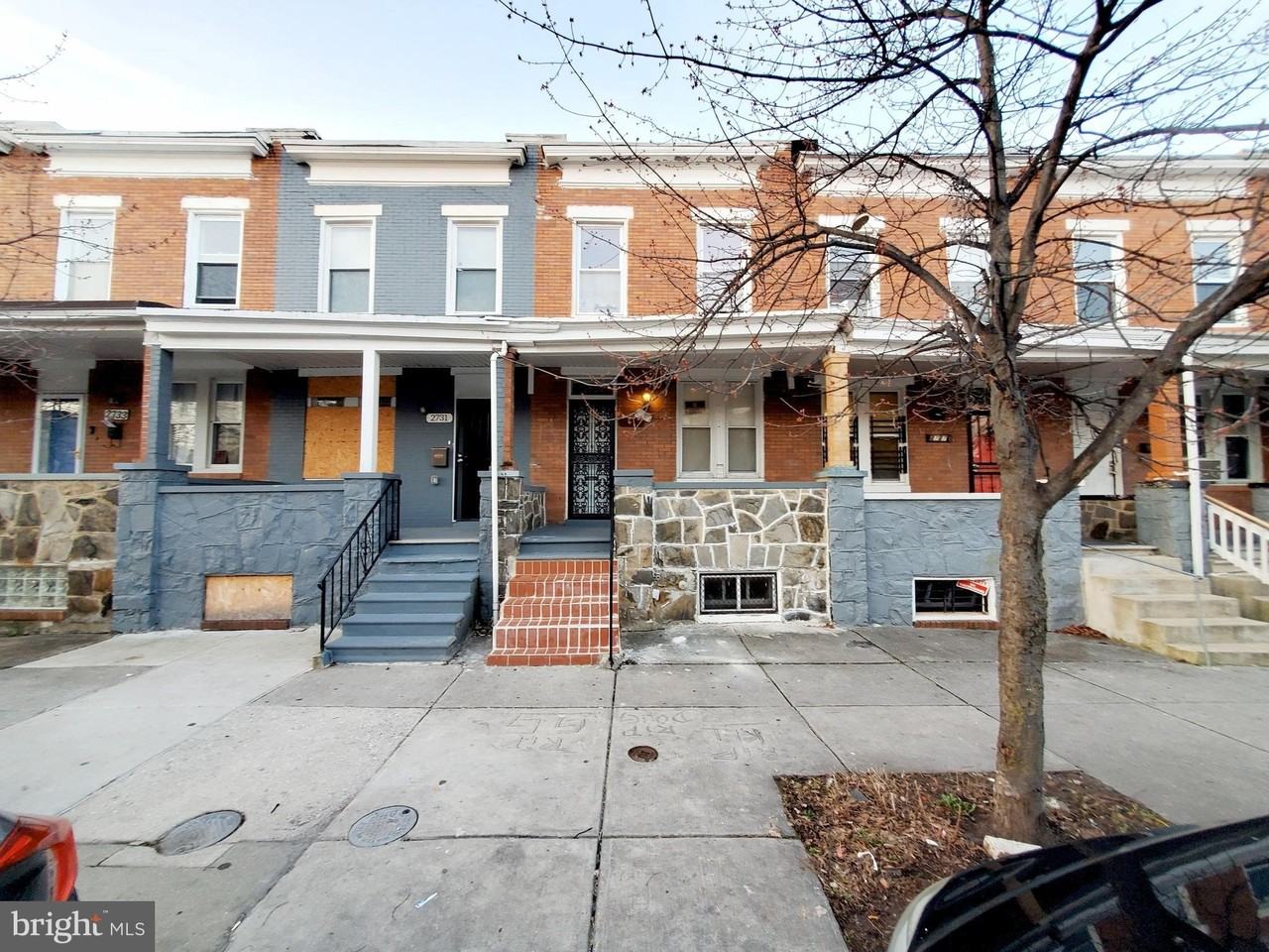 2729 Ashland Ave - Photo 2 of 27