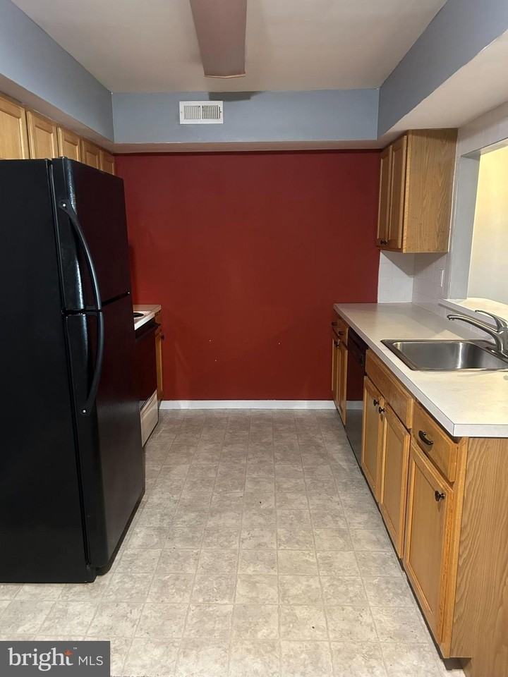 413 Gregorys Way - Photo 3 of 11