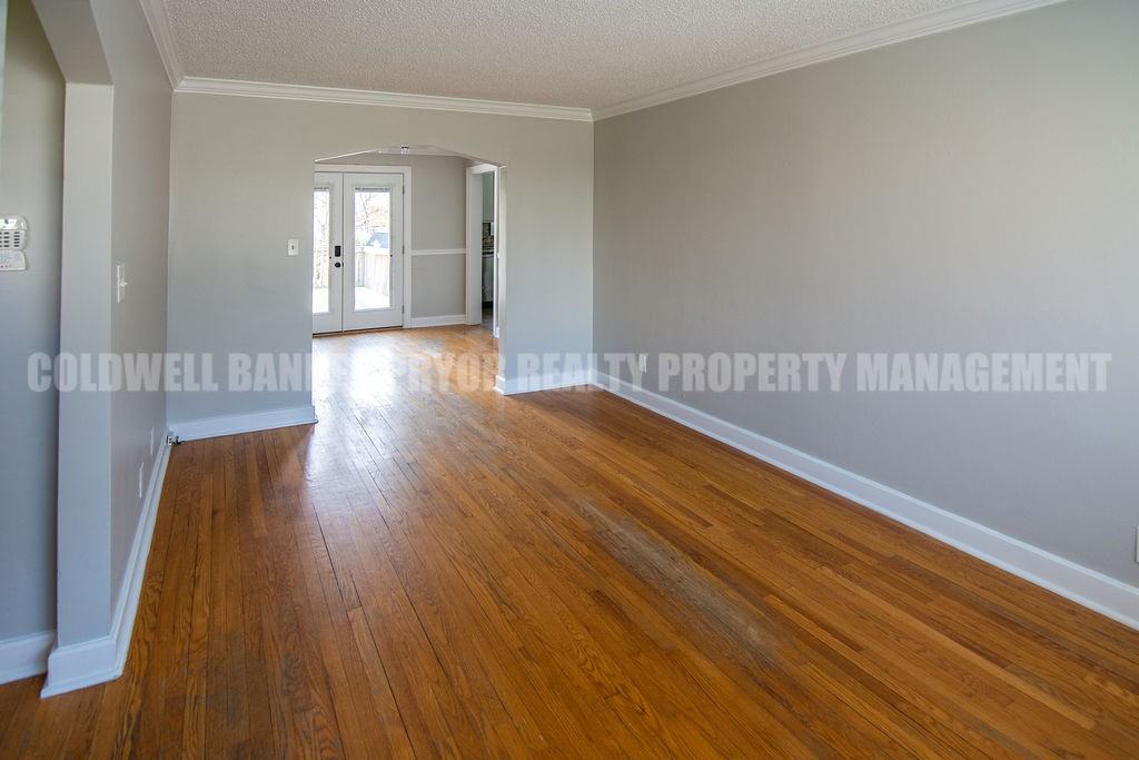 128 S Saint Marks Ave #1 - Photo 2 of 27