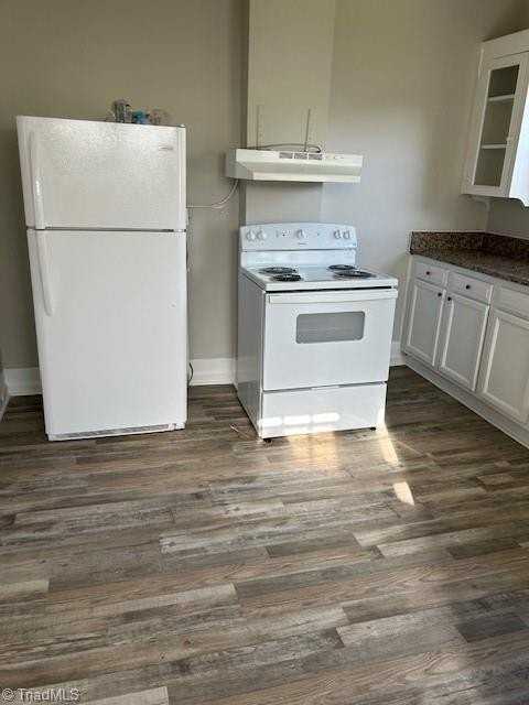 419 E 28th St - Photo 3 of 13