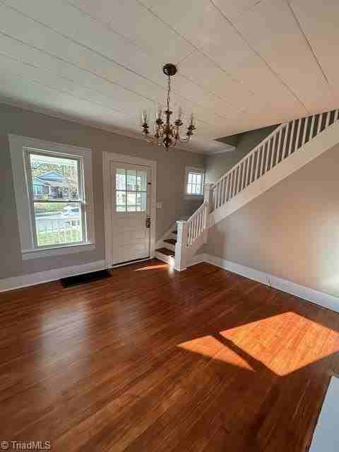 419 E 28th St - Photo 7 of 13