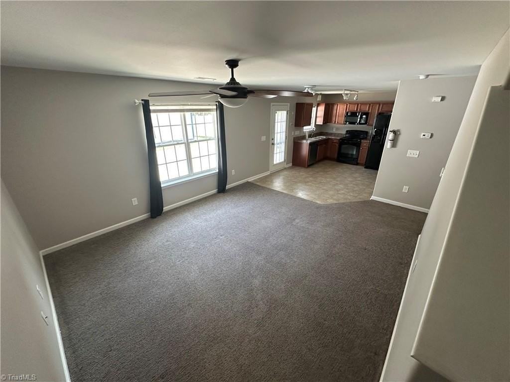 1138 Waterlyn Dr - Photo 5 of 13