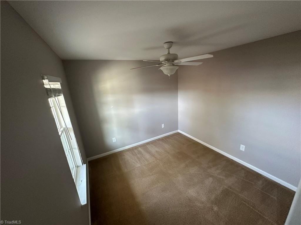 1138 Waterlyn Dr - Photo 6 of 13