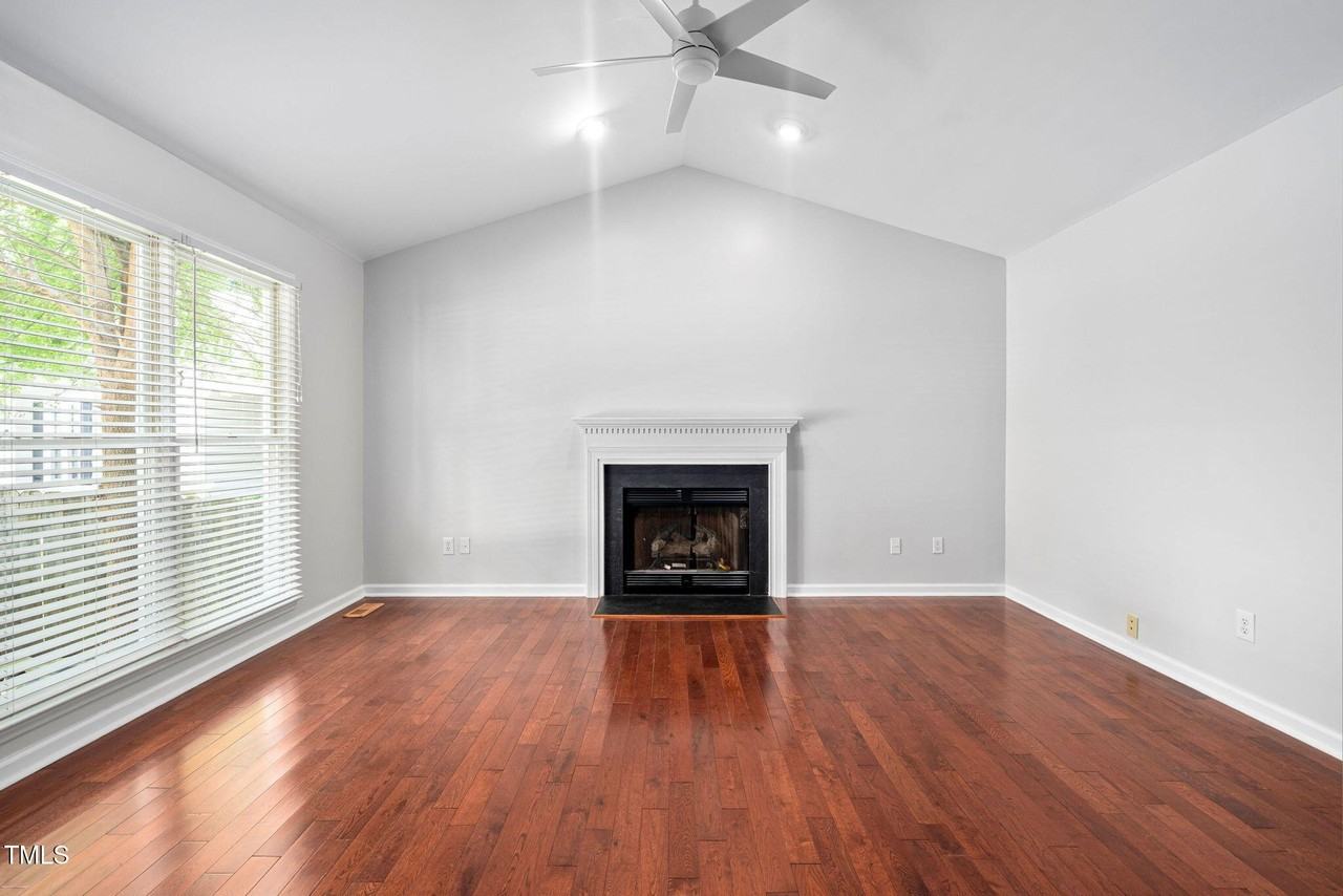 2912 Enson Pl - Photo 7 of 47