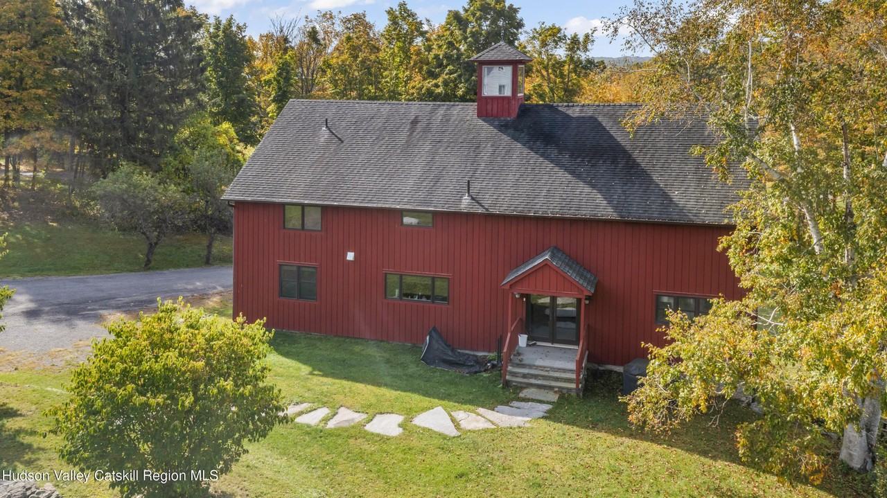 Two Town Rd - Photo 4 of 27