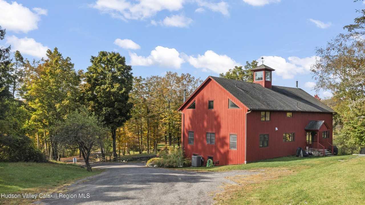 Two Town Rd - Photo 5 of 27