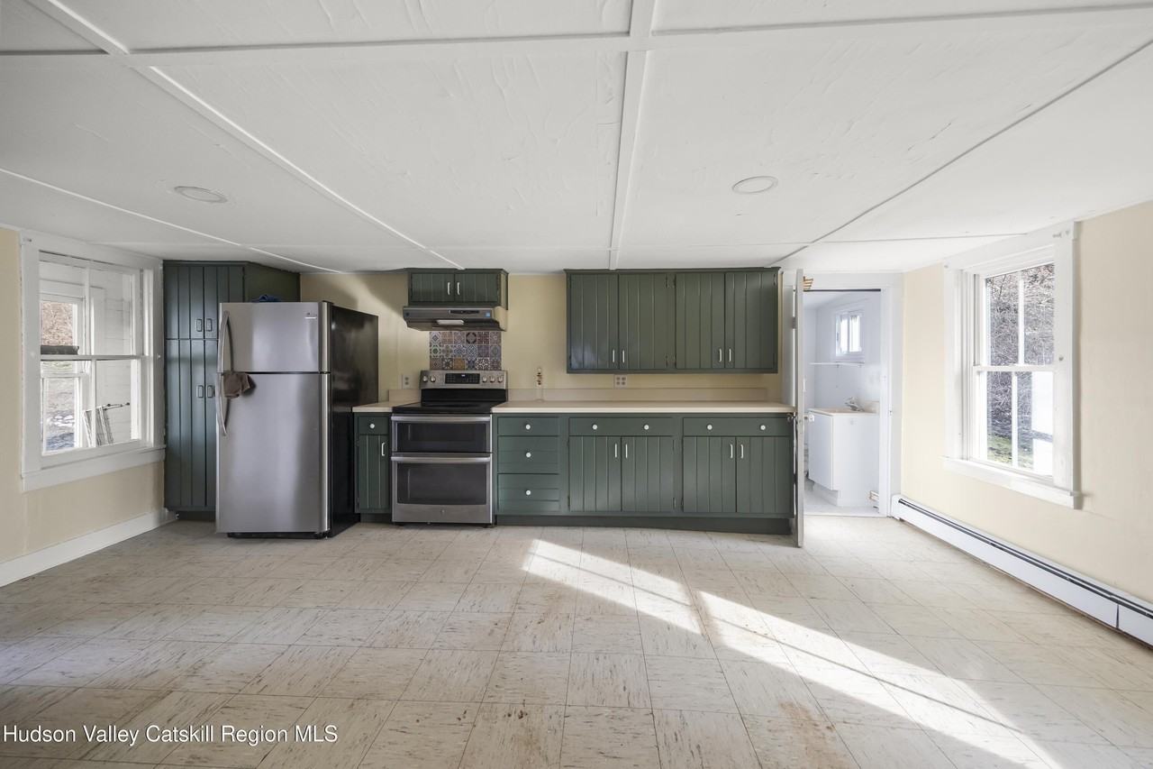 151 Valley View Rd - Photo 4 of 10