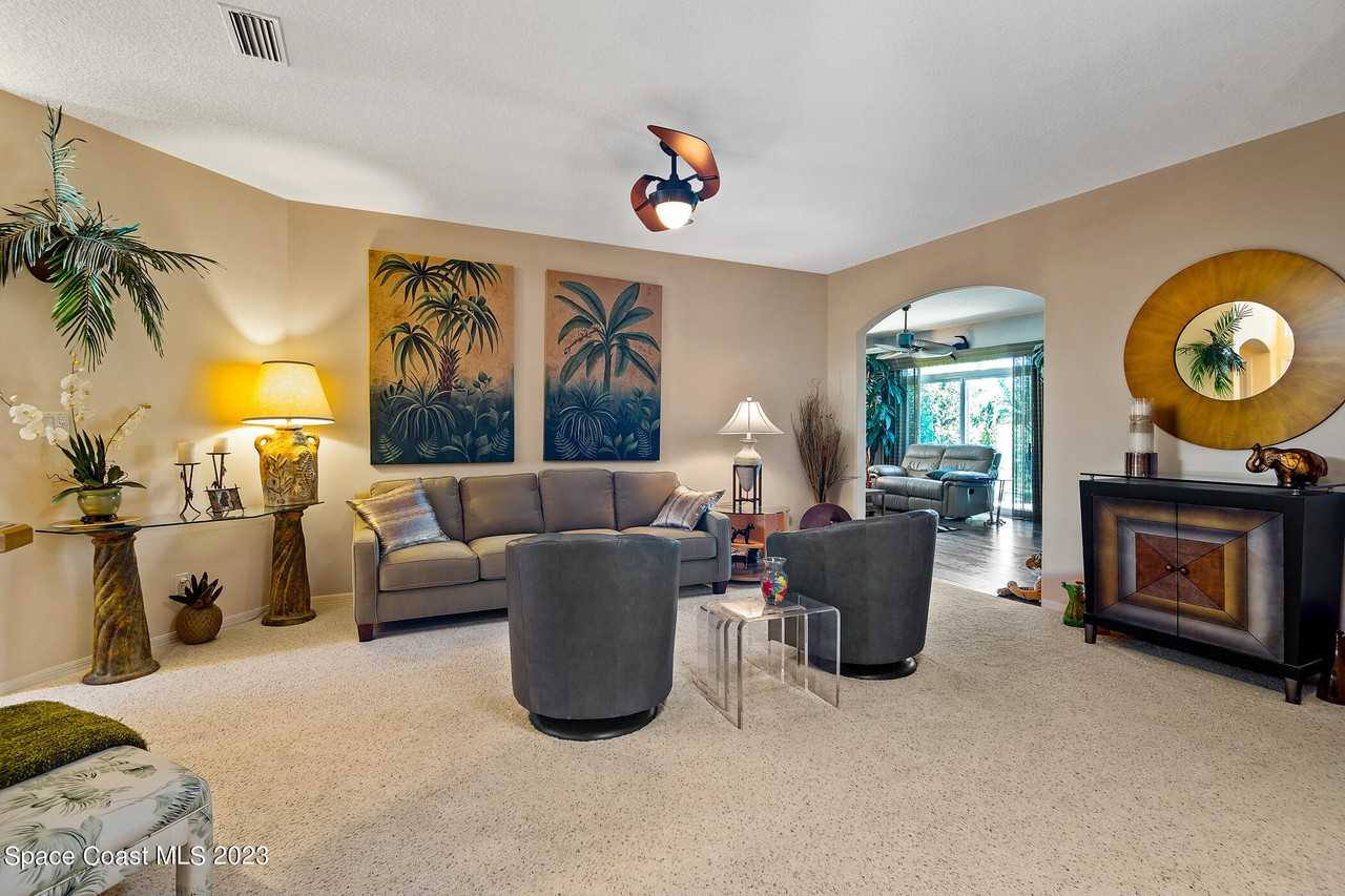 4932 Oaklefe Ct #1 - Photo 2 of 10