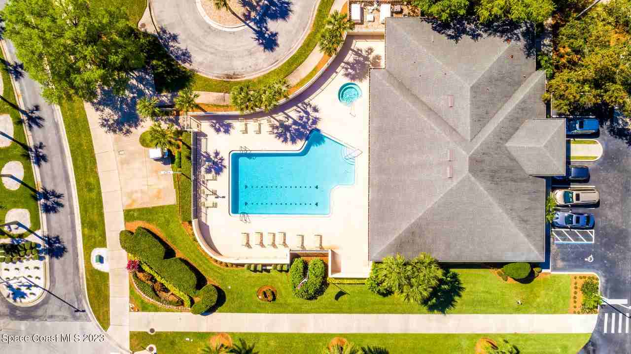 4932 Oaklefe Ct #1 - Photo 7 of 10