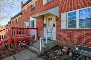 featured image of 824 Wabank St #1