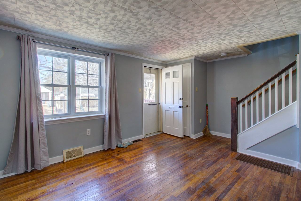 824 Wabank St #1 - Photo 3 of 30