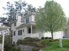 featured image of 310 Columbia Pl E