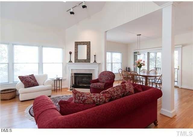 310 Columbia Pl E - Photo 4 of 13