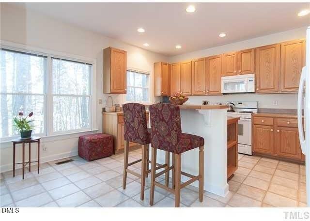 310 Columbia Pl E - Photo 6 of 13