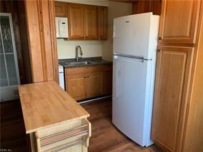 1407 Bayville St ##8 - Photo 3 of 6