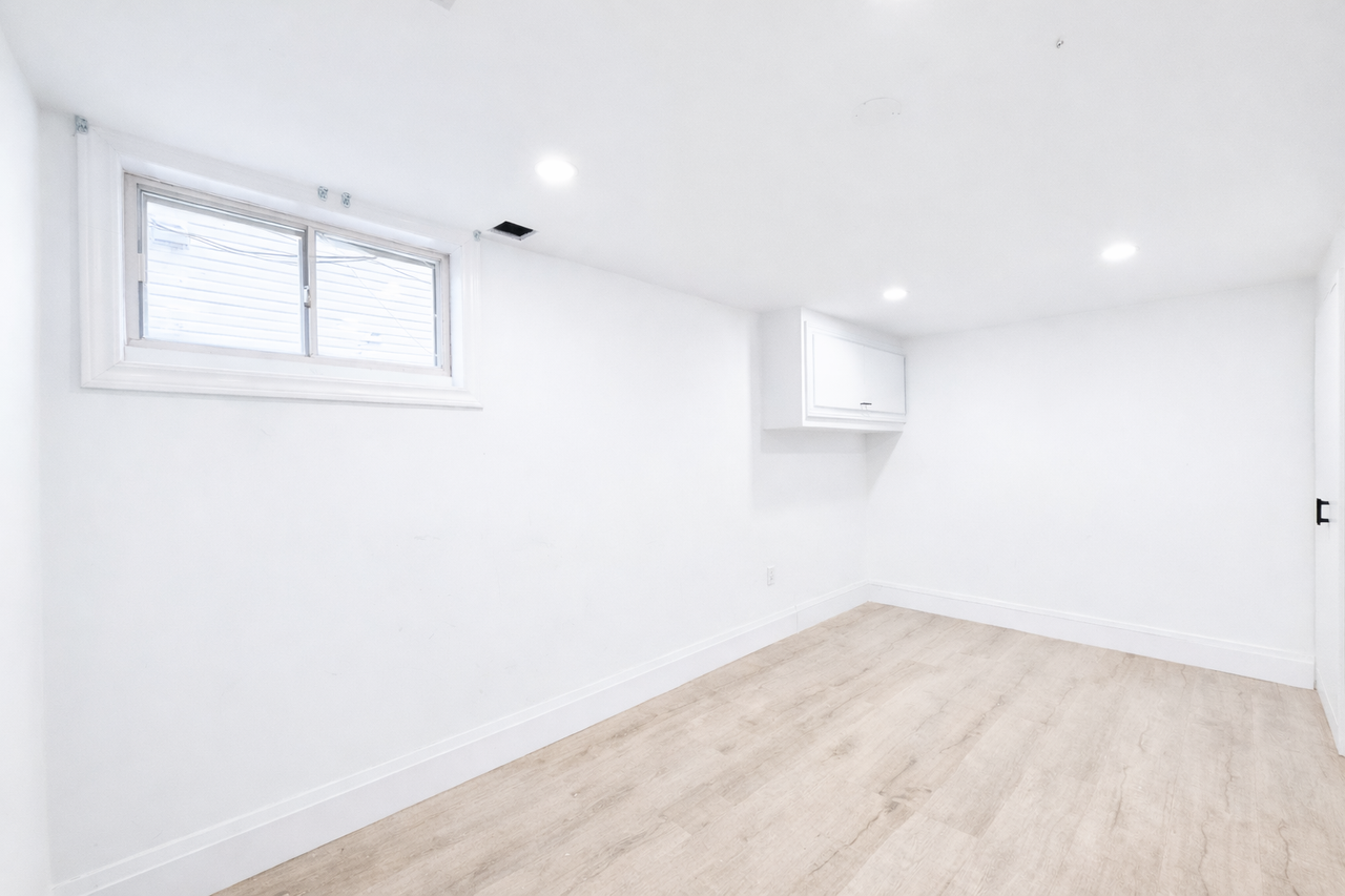 23 Augusta Ave #2 - Photo 6 of 20