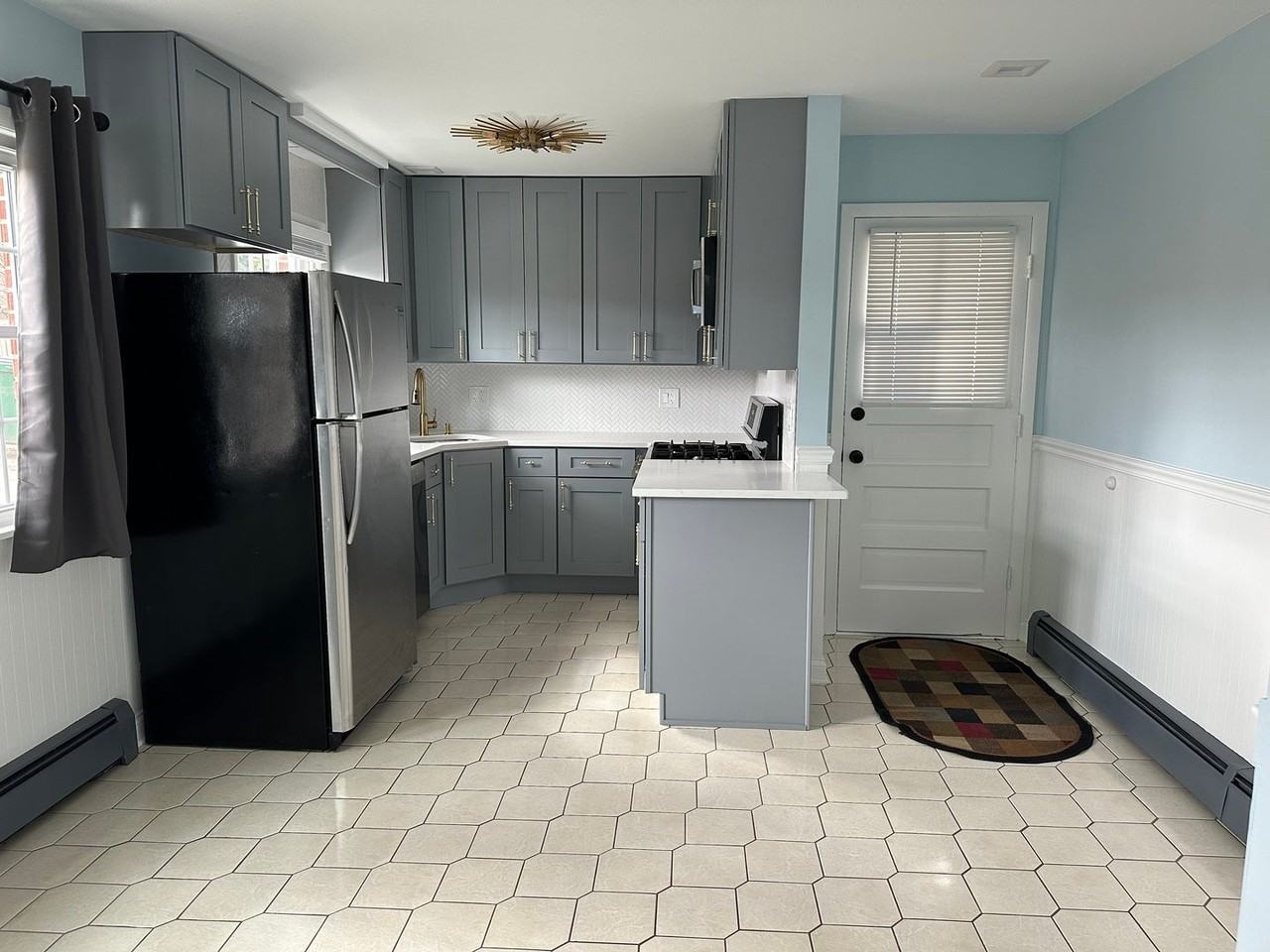 340 Waukegan Rd - Photo 2 of 22