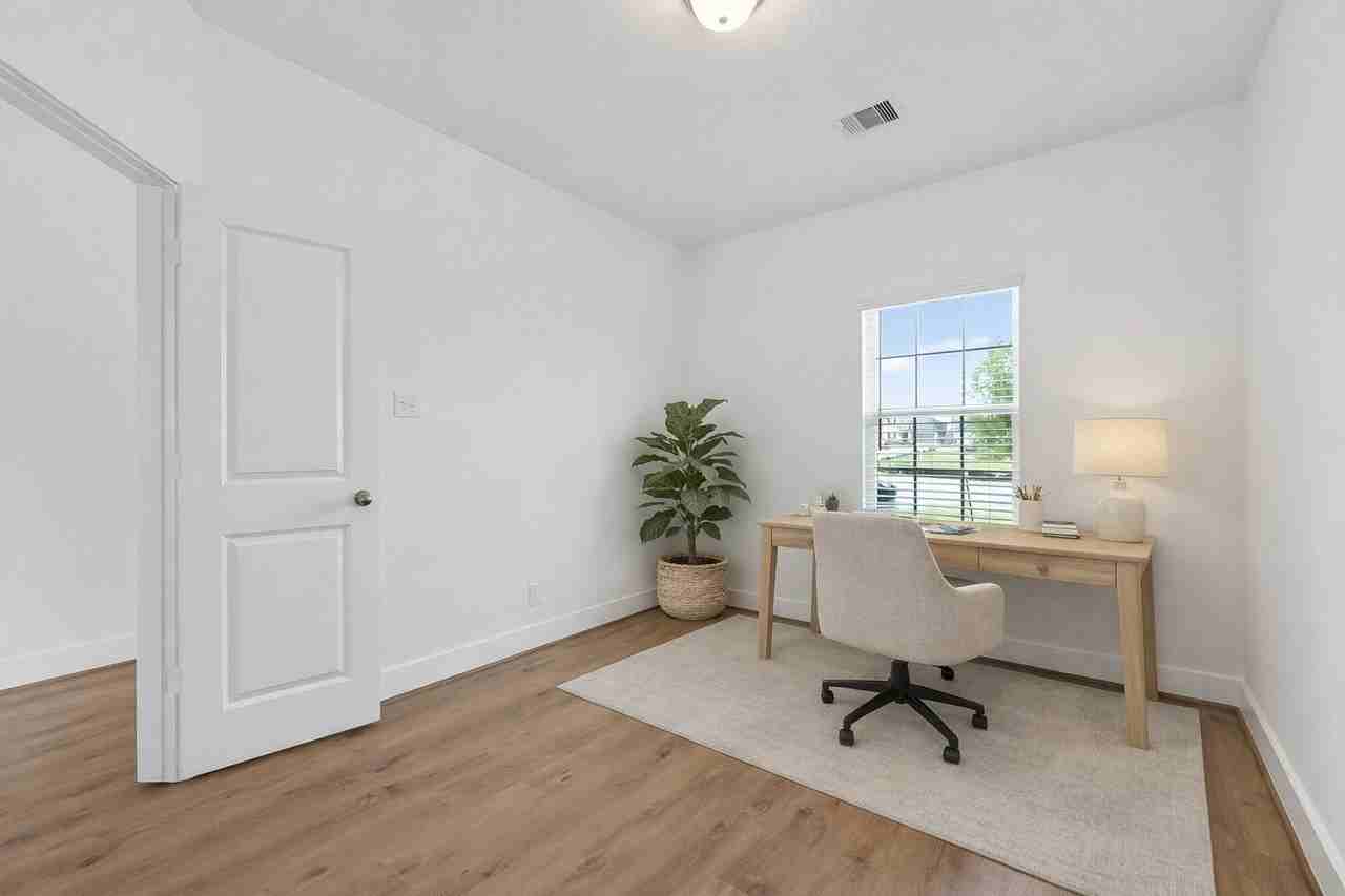 4506 Blue Mountain Laurel St - Photo 6 of 43