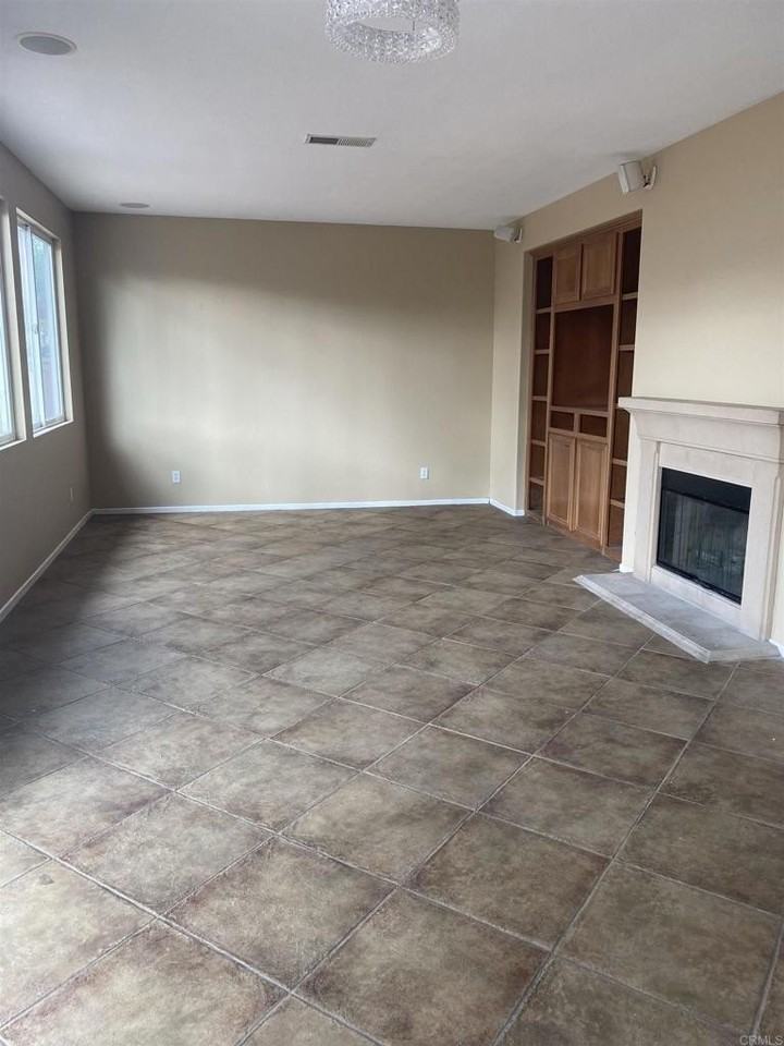1446 Yellowstone Ave - Photo 3 of 15