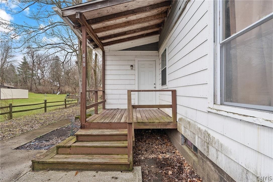 409 N 6th St - Photo 2 of 17