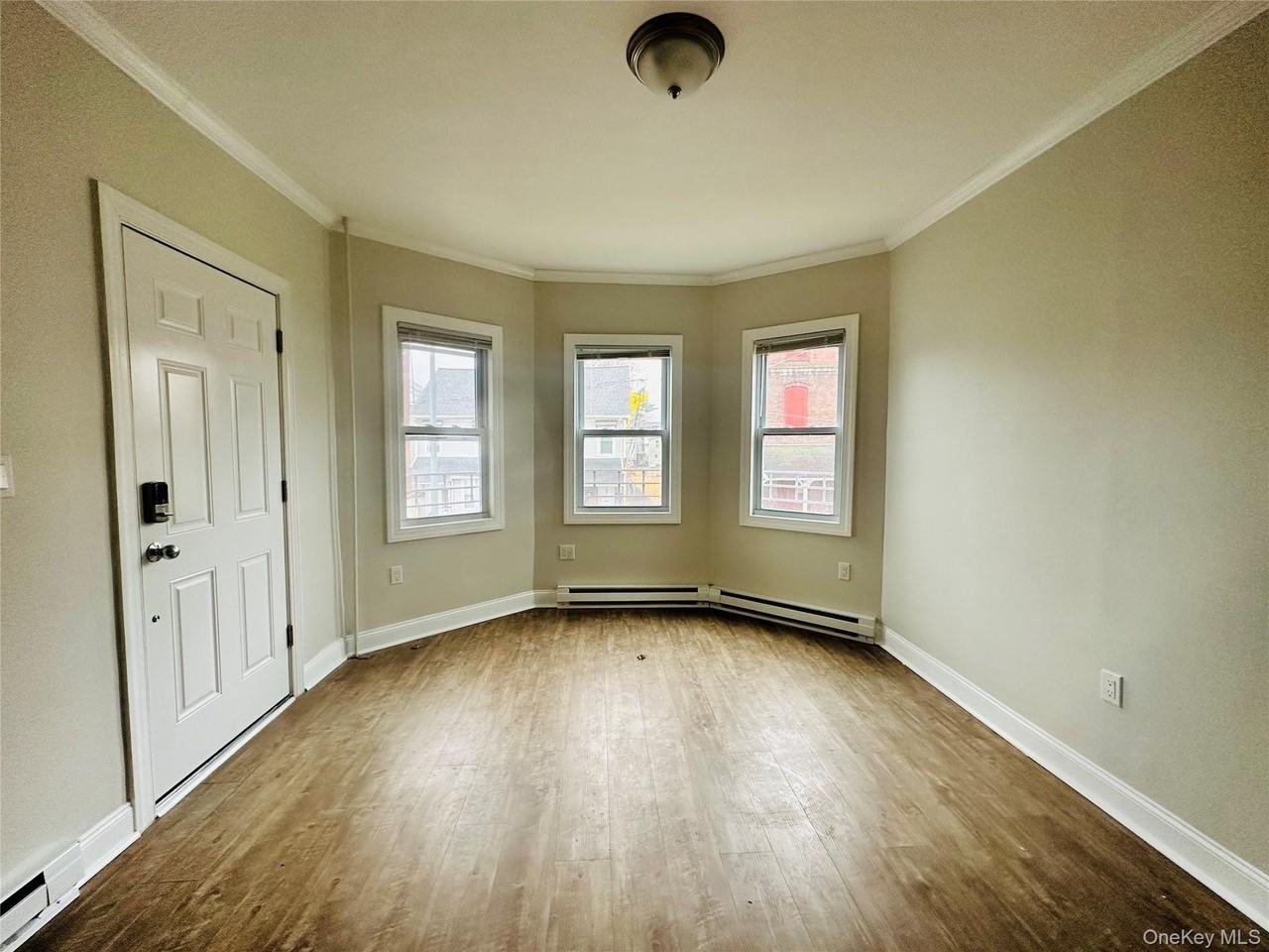 151 Cannon St - Photo 2 of 12