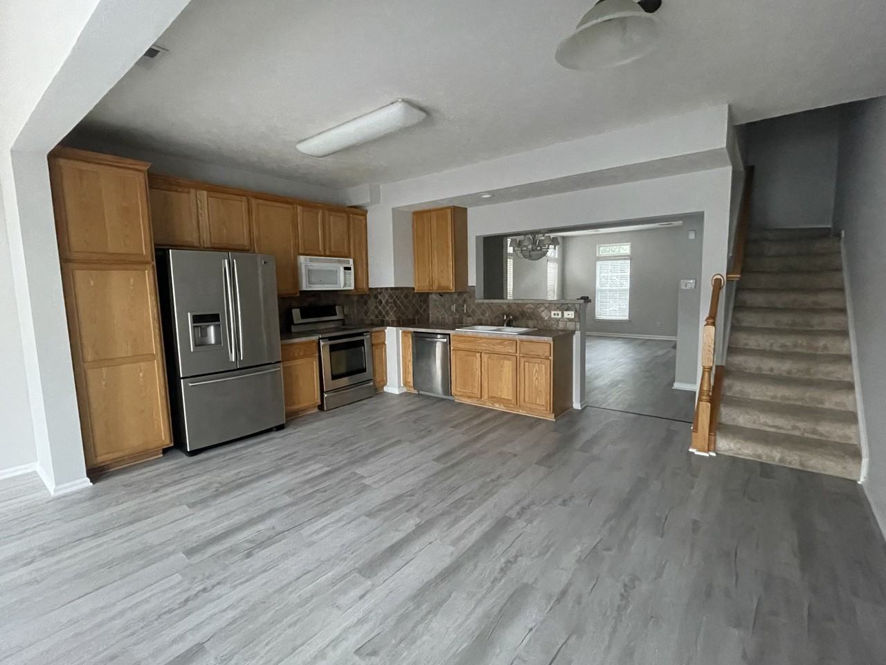 7712 Porter House Dr - Photo 2 of 9