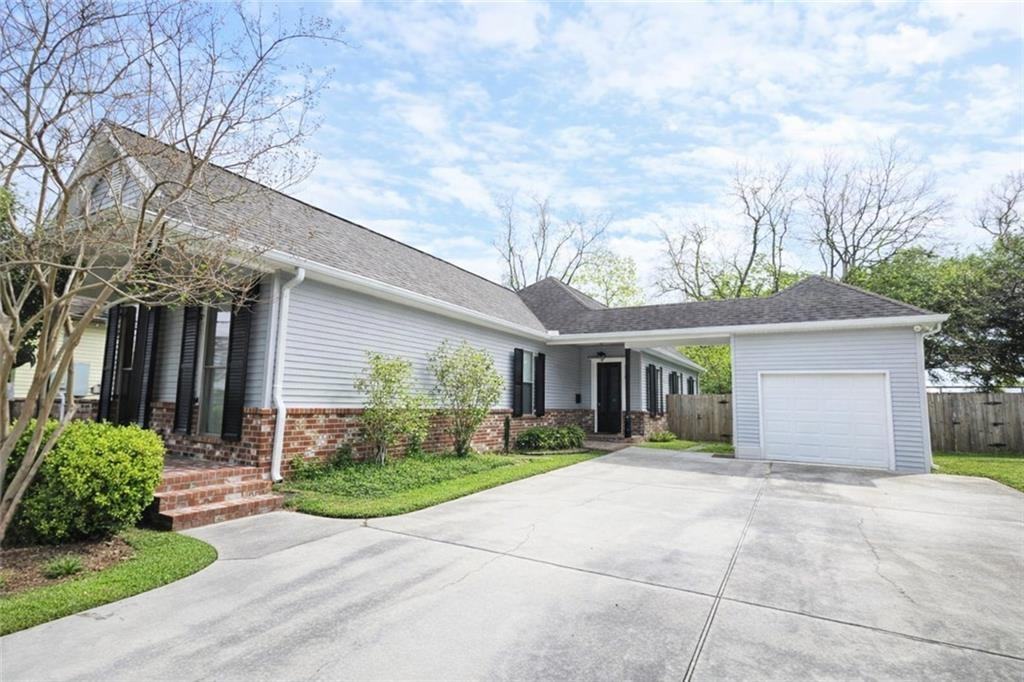 111 Vogt Dr ##A - Photo 2 of 23