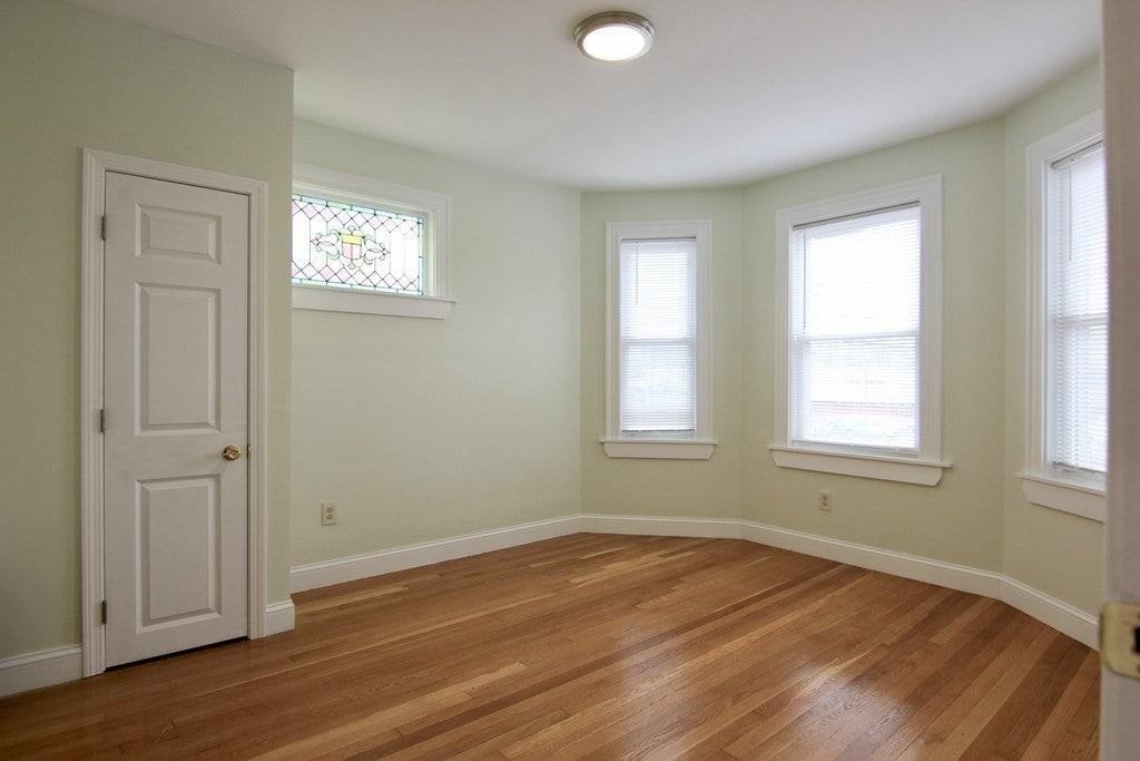 989 Boylston St - Photo 4 of 11