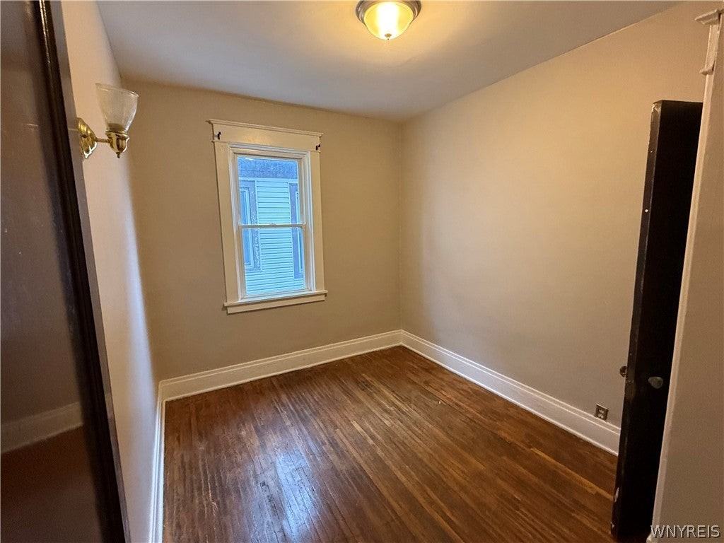 319 Bryant St - Photo 7 of 24