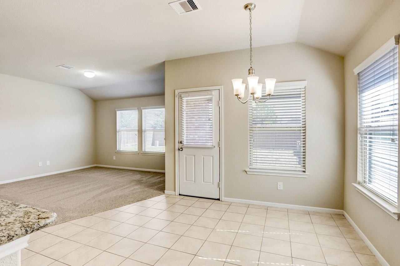 2911 Indwarra Ct - Photo 4 of 18