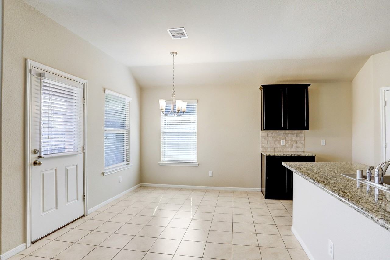 2911 Indwarra Ct - Photo 5 of 18