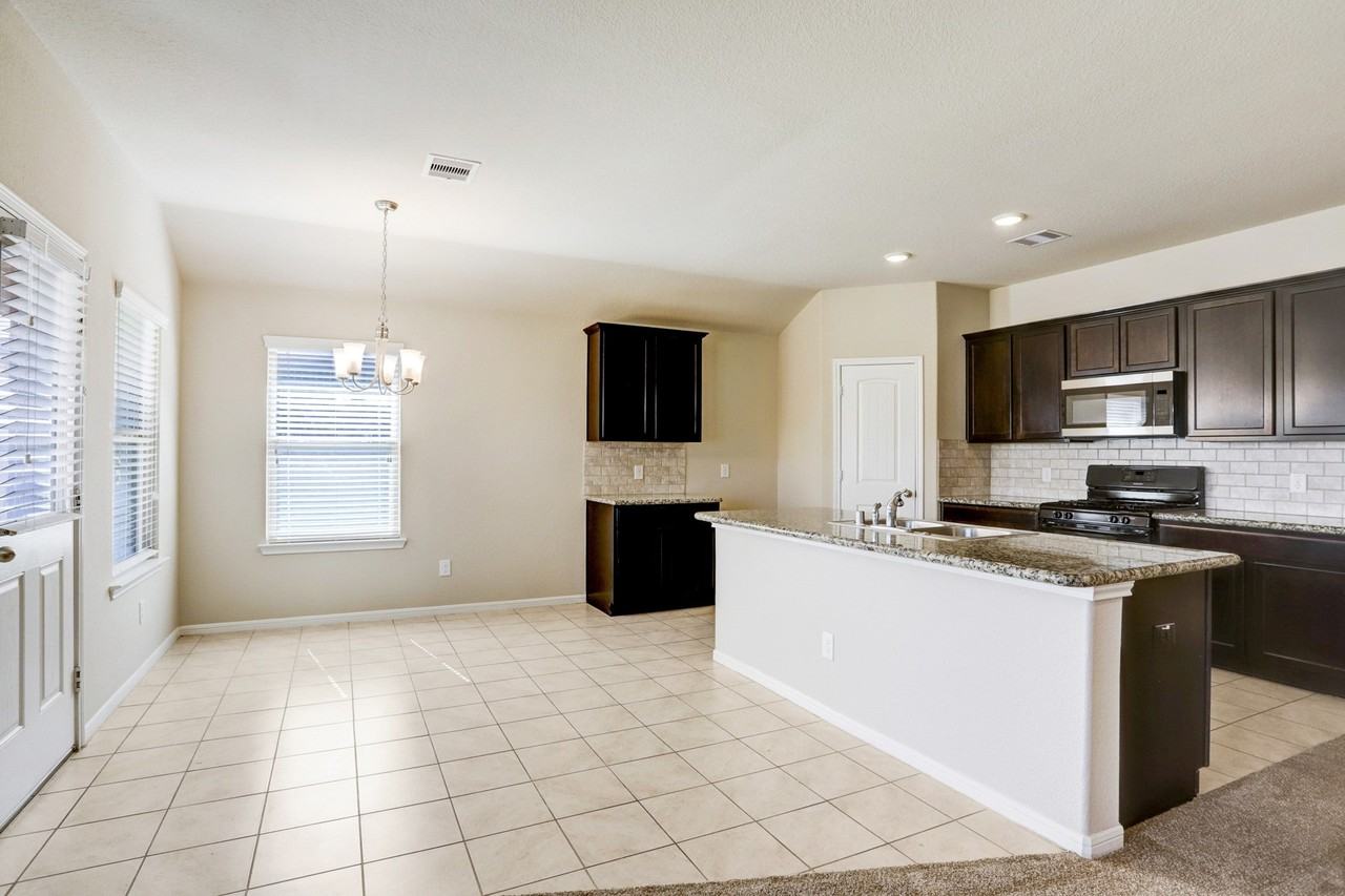 2911 Indwarra Ct - Photo 6 of 18