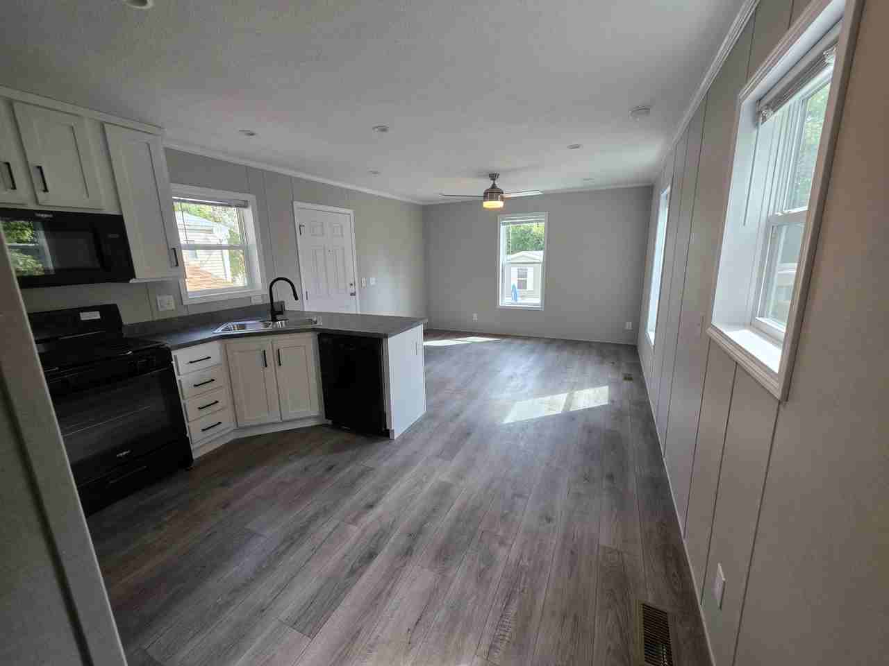 16 Thomas Ln #431 - Photo 2 of 32