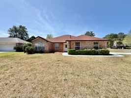 featured image of 437 S Shore Dr #1