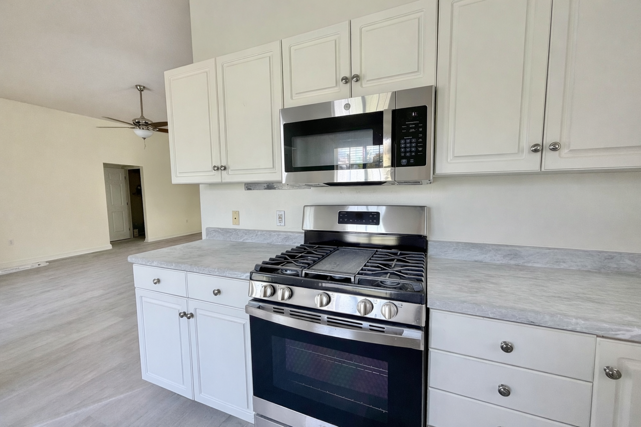 437 S Shore Dr #1 - Photo 3 of 13