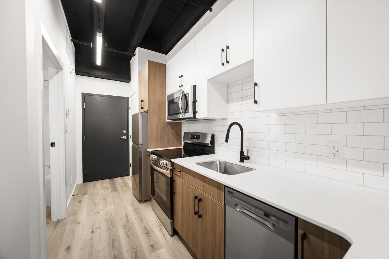 225 Vaughan Street - Photo 5 of 14