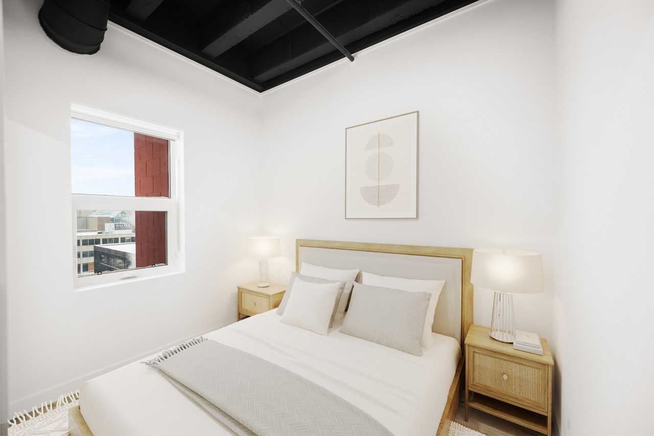 225 Vaughan Street - Photo 4 of 14