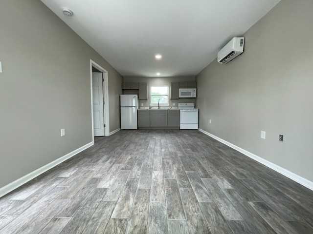 243 Magnolia St #C - Photo 4 of 20